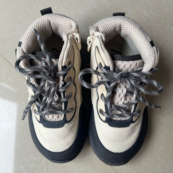 Zara Kids Trekking High Top Sneakers (Size 26) - Picture 6 of 13